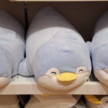 3匹のペンギンのぬいぐるみ