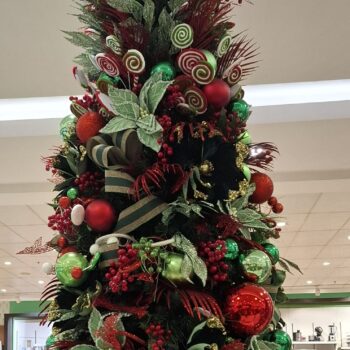 高いクリスマスツリー